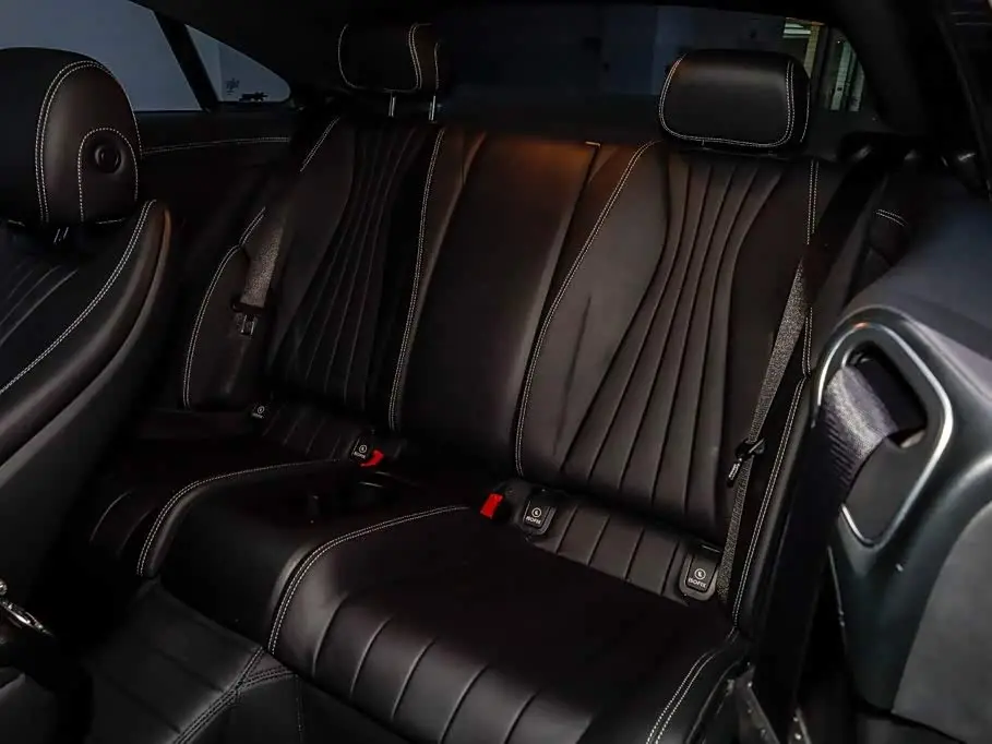 Mercedes-Benz E-Class 2019 — Photo 11/20