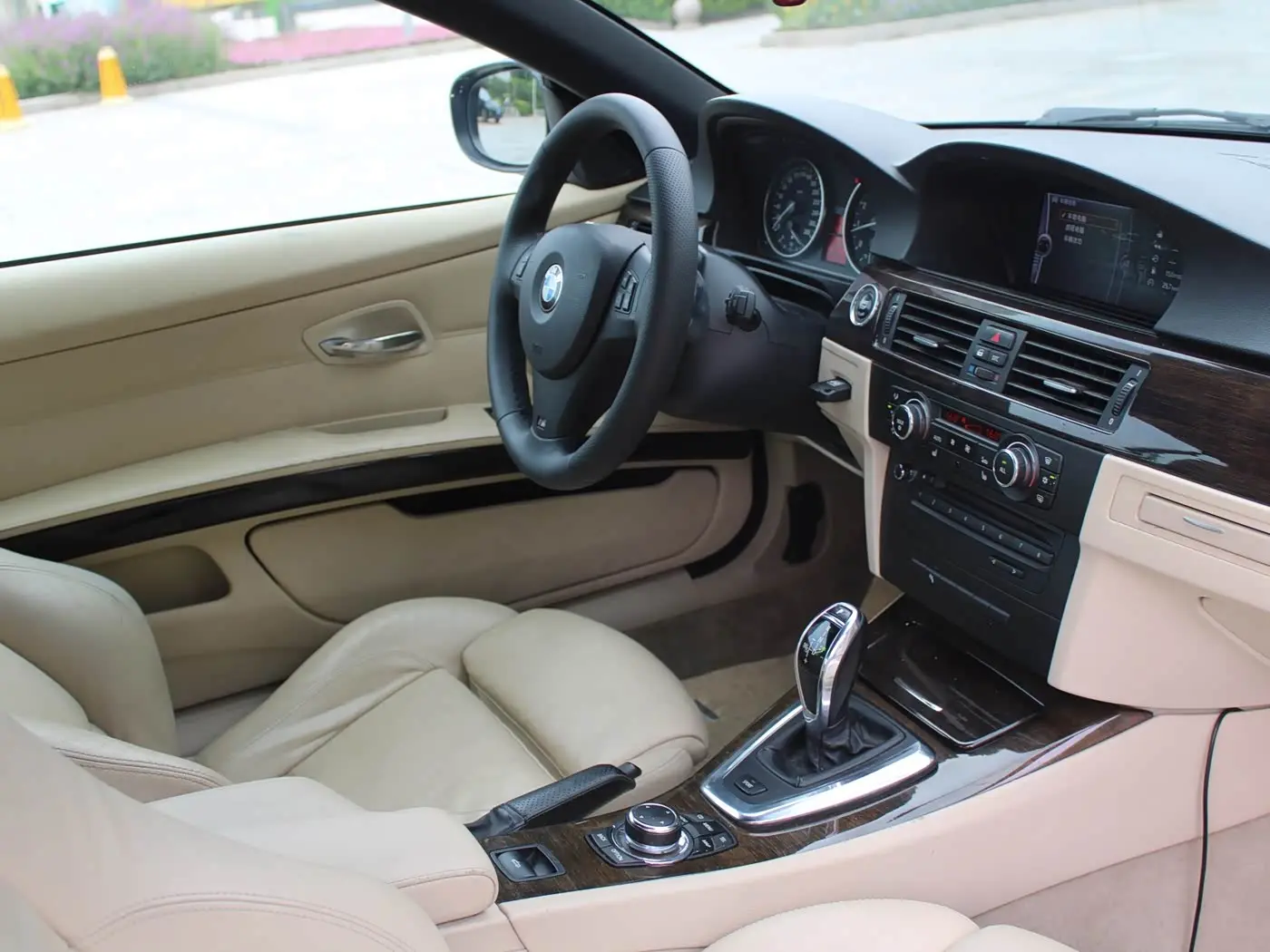BMW 3 Series 2010 — Şəkil 11/20