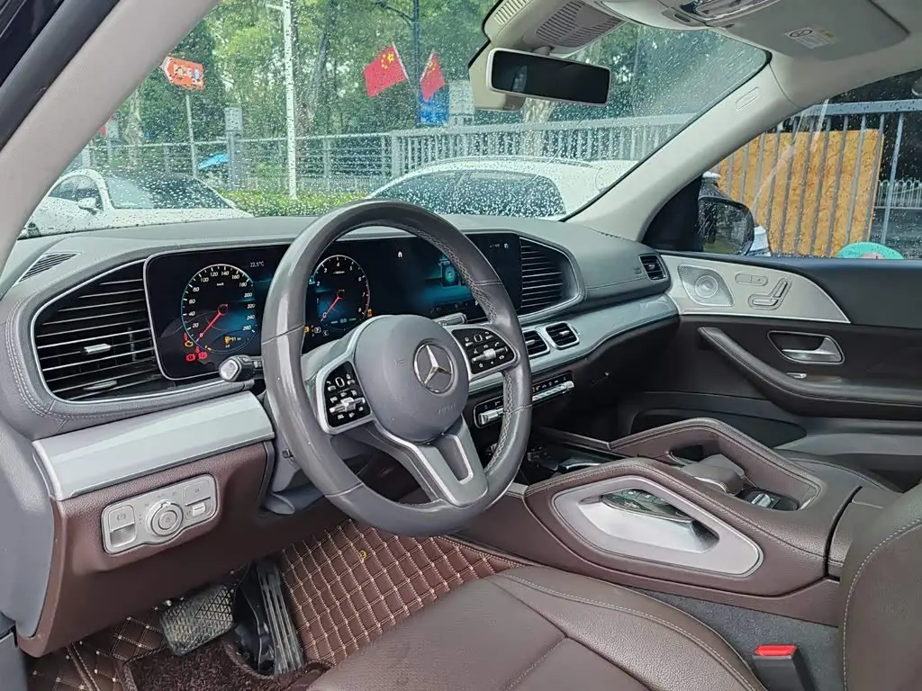 Mercedes-Benz GLE 2020 — Photo 8/17