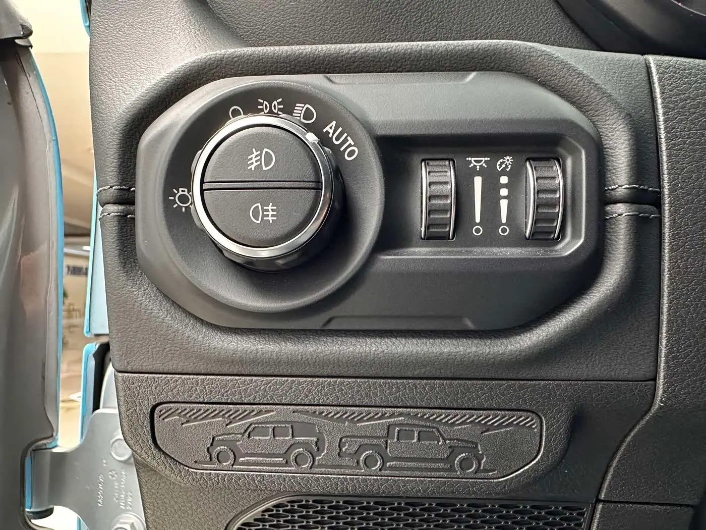 Jeep Wrangler 2023 — Фото 16/18