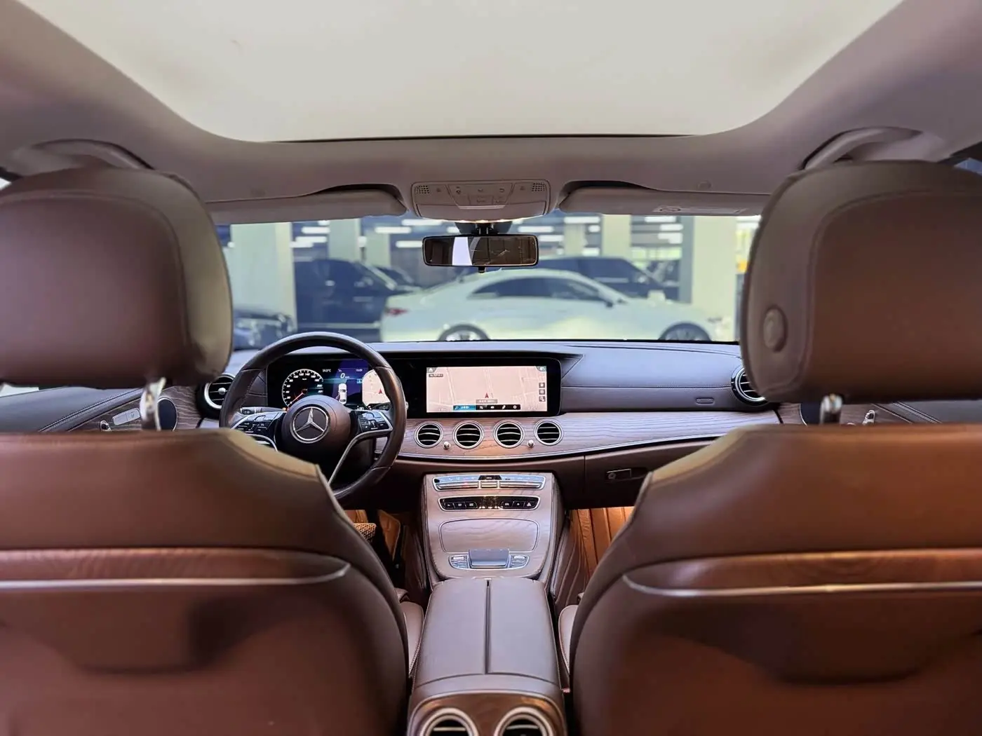 Mercedes-Benz E-Class 2021 — Photo 9/15