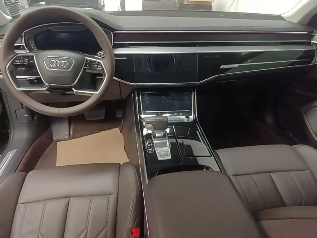 Audi A8 2019 — Фото 10/20