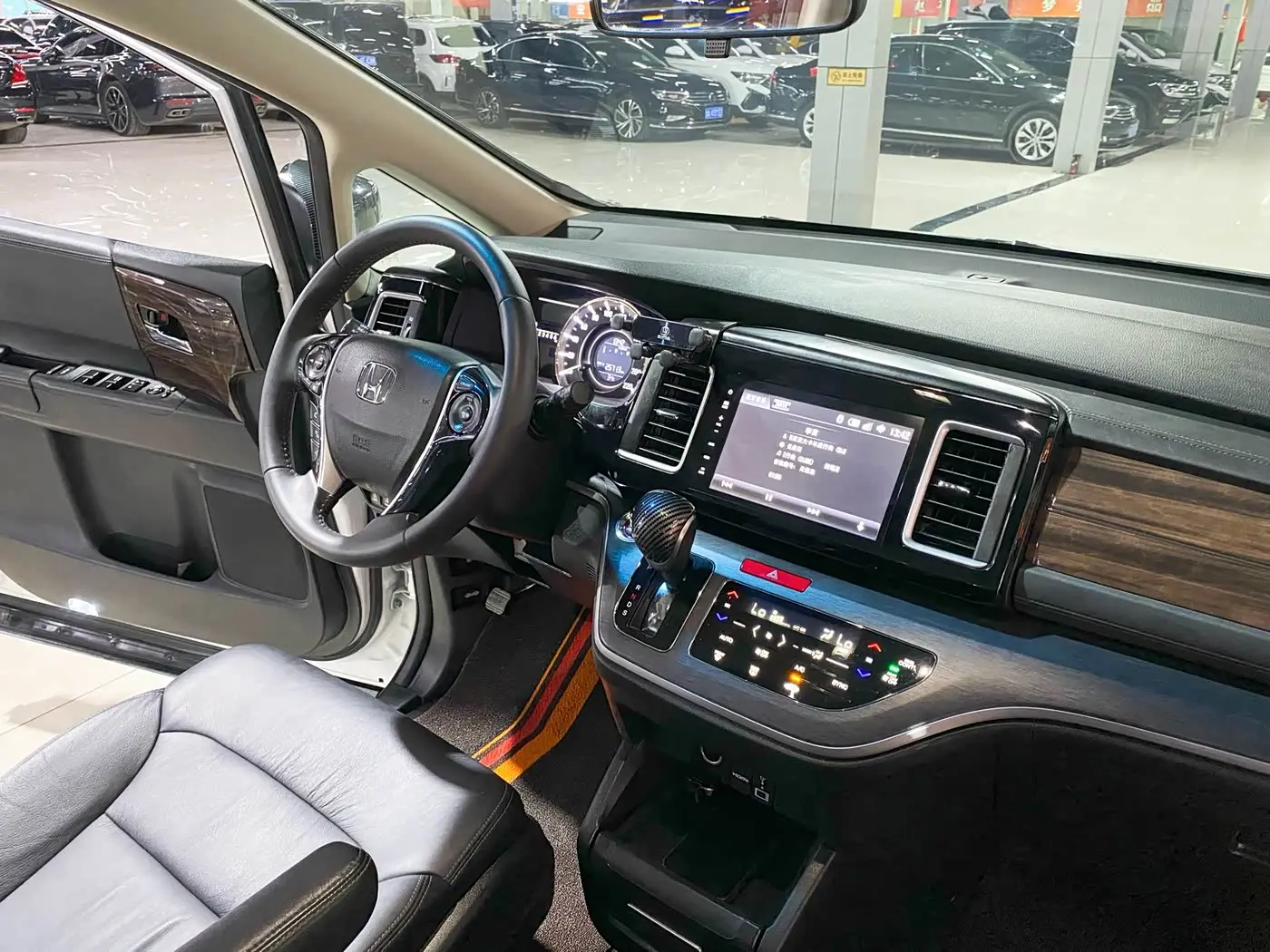 Honda Elysion 2019 — Photo 19/20