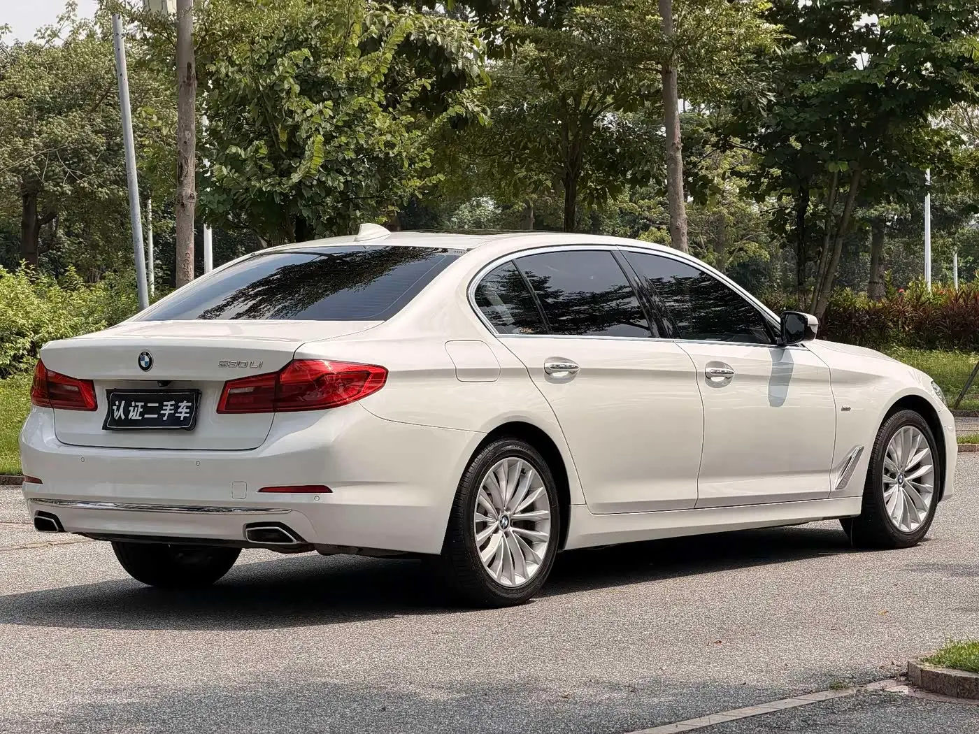 BMW 5 Series 2018 — Фото 7/9