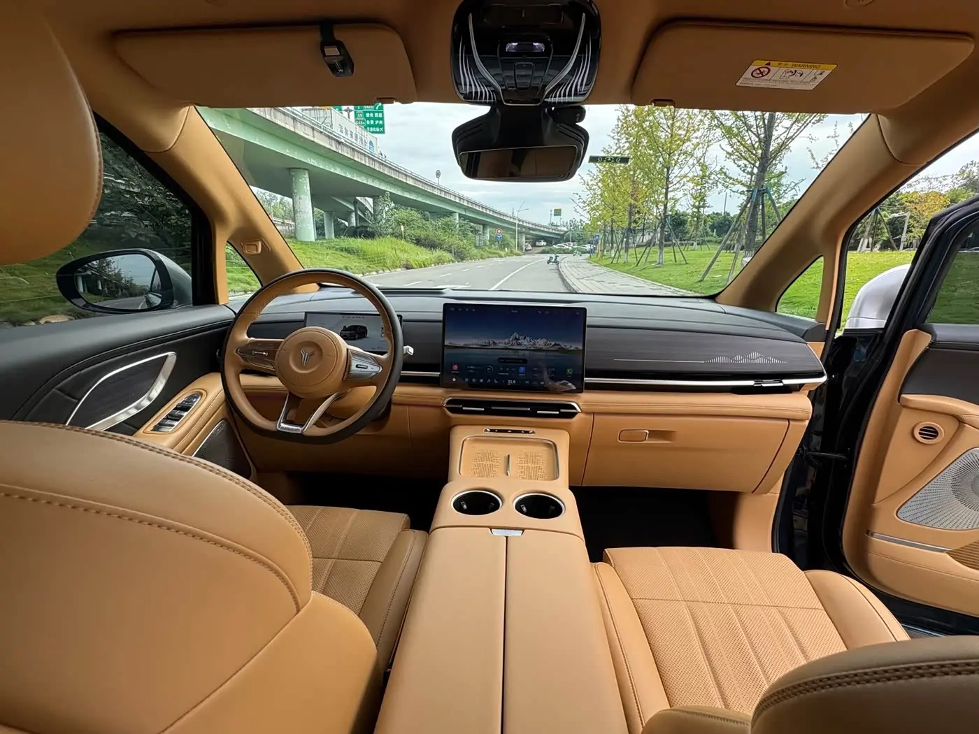 Voyah Auto Voyah Dreamer 2025 — Photo 11/15