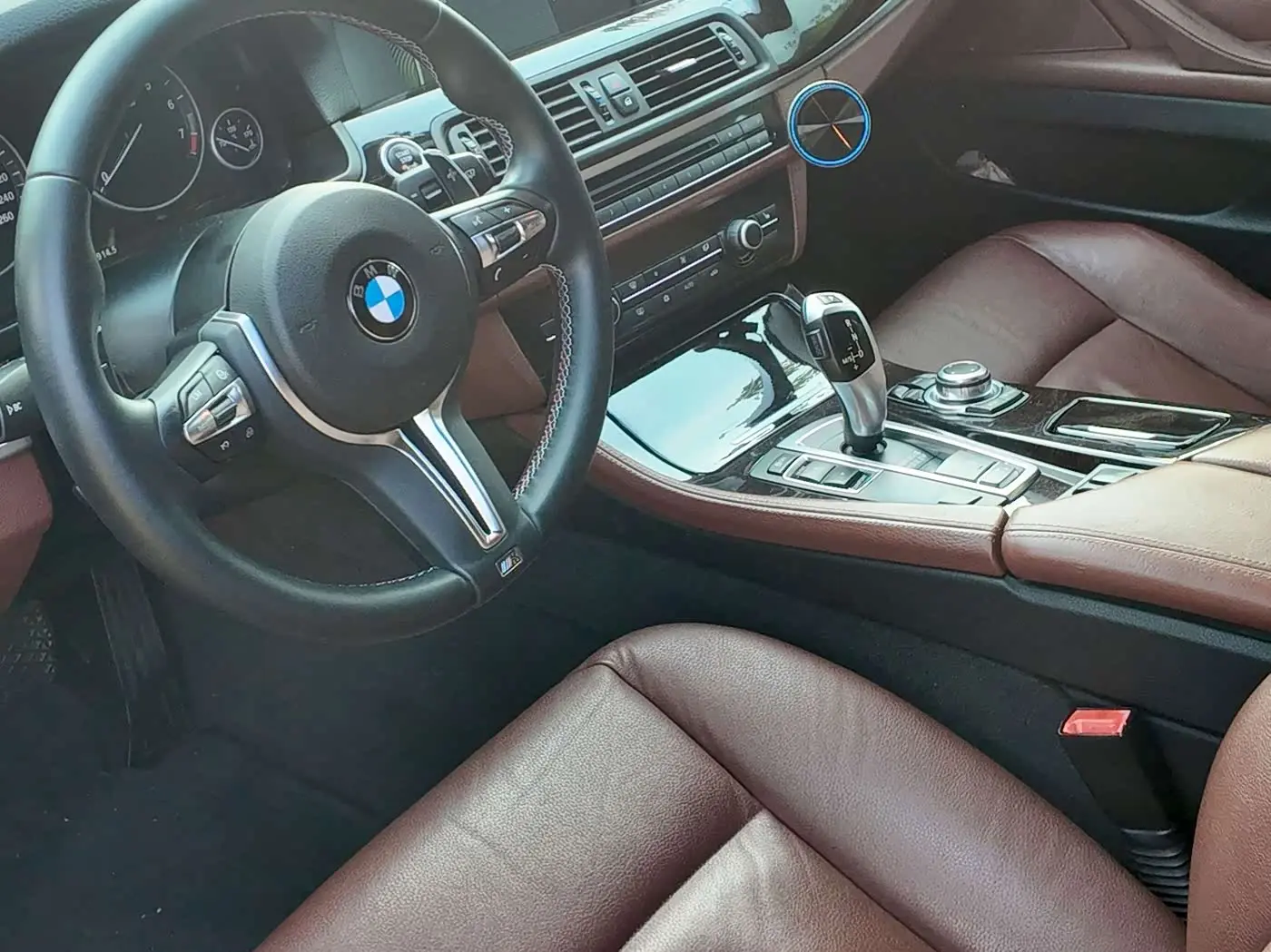 BMW 5 Series 2012 — Photo 18/20
