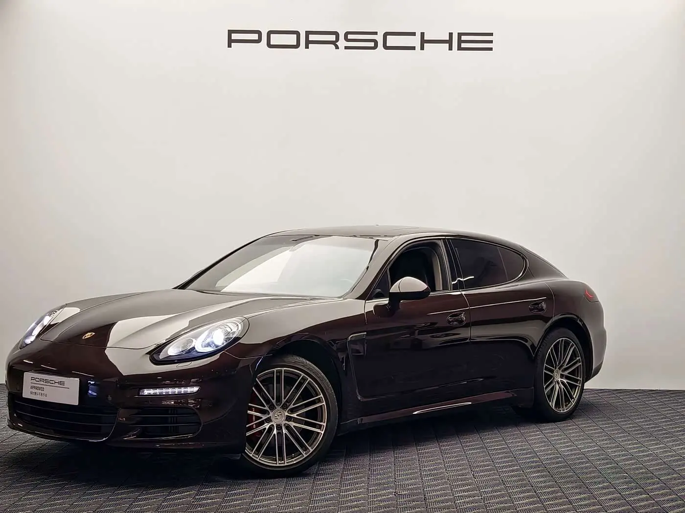 Porsche Panamera 2016 — Photo 1/11