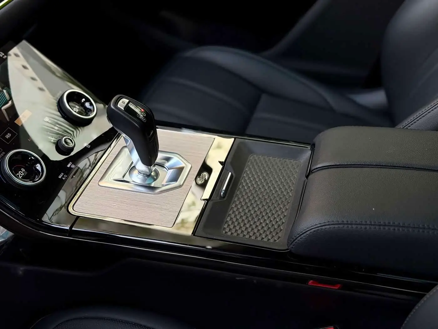 Land Rover Range Rover Evoque 2022 — Фото 7/18