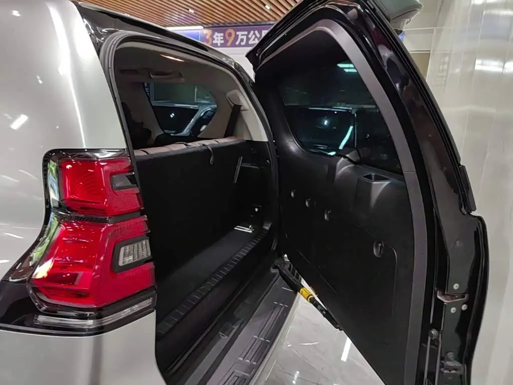 Toyota Prado 2019 — Photo 19/20