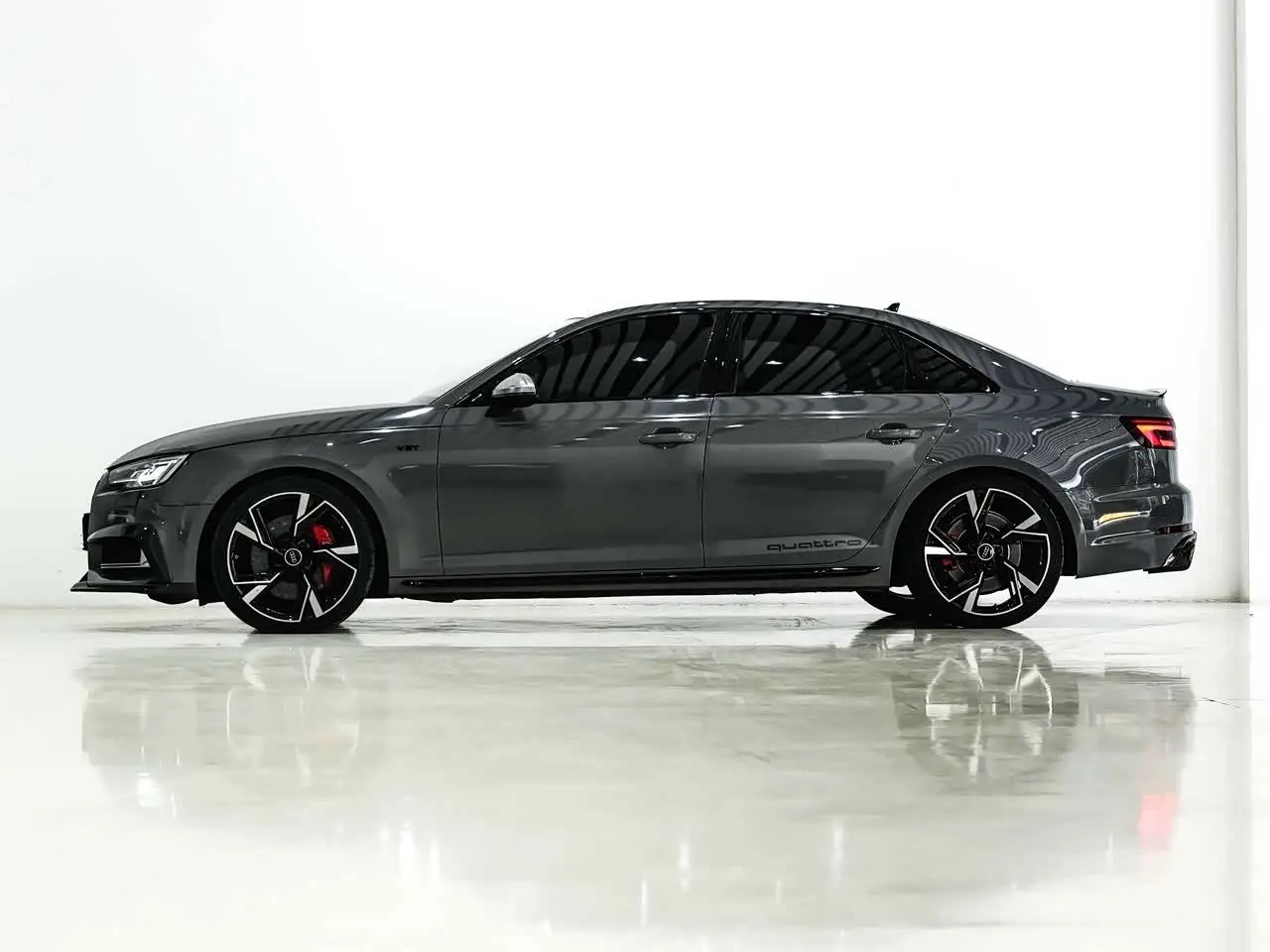 Audi S4 2018 — Фото 6/12