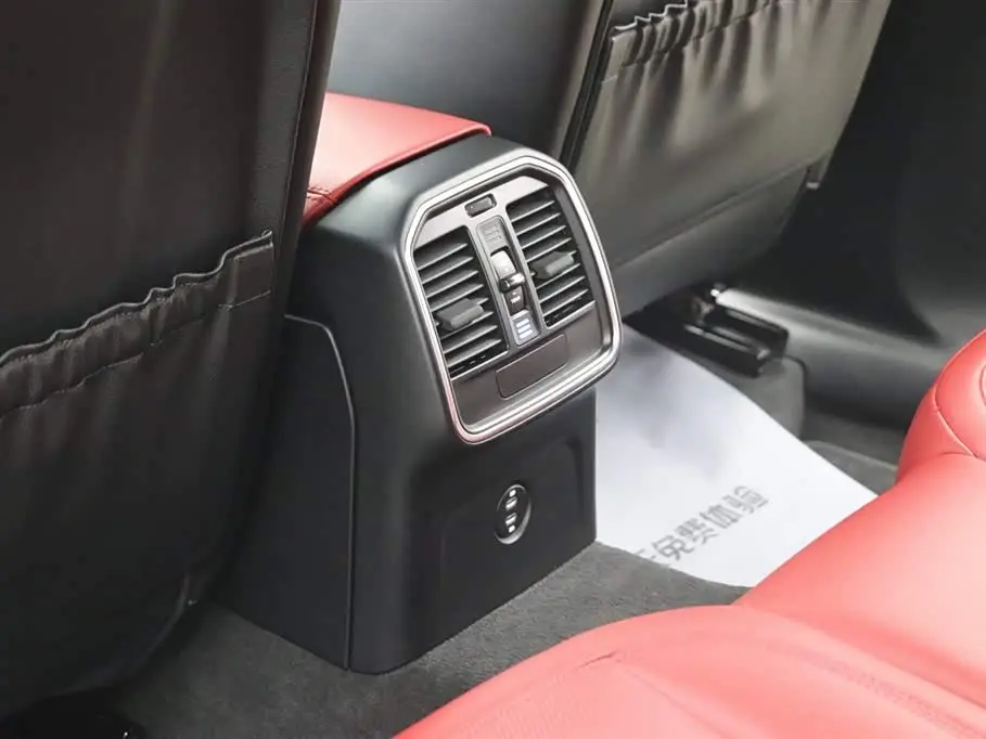 Porsche Macan 2020 — Фото 20/20