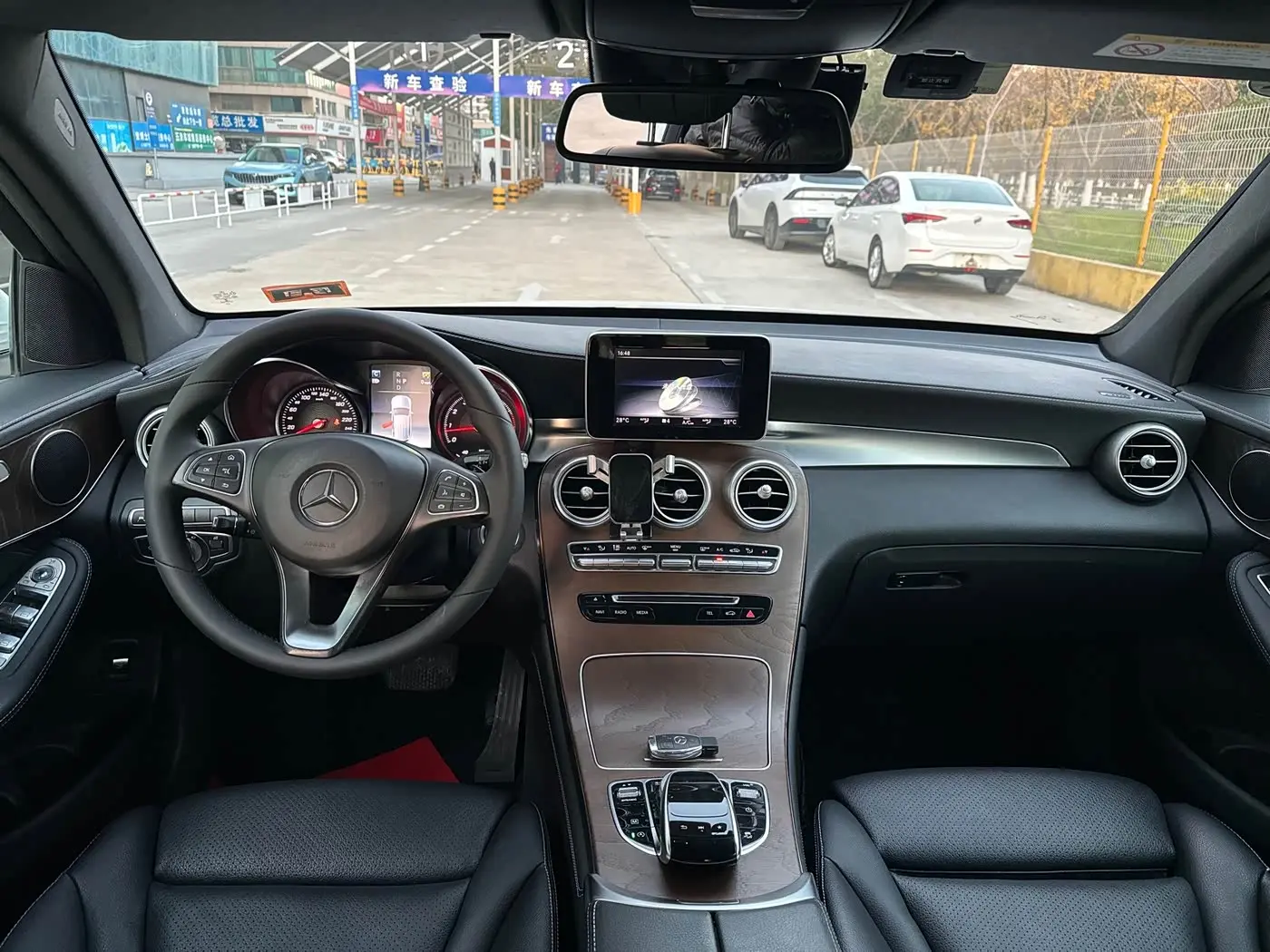 Mercedes-Benz GLC 2017 — Фото 13/17