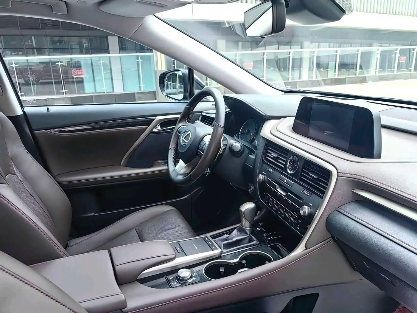 Lexus RX 2020 — Photo 5/6