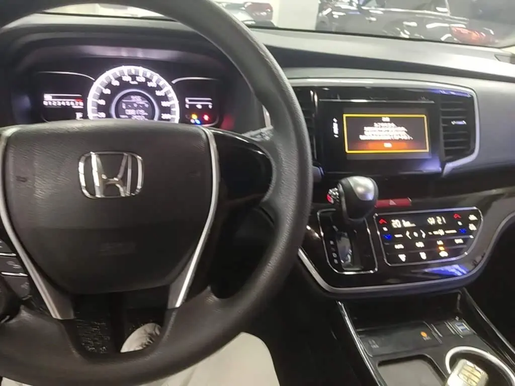 Honda Odyssey 2019 — Şəkil 10/20