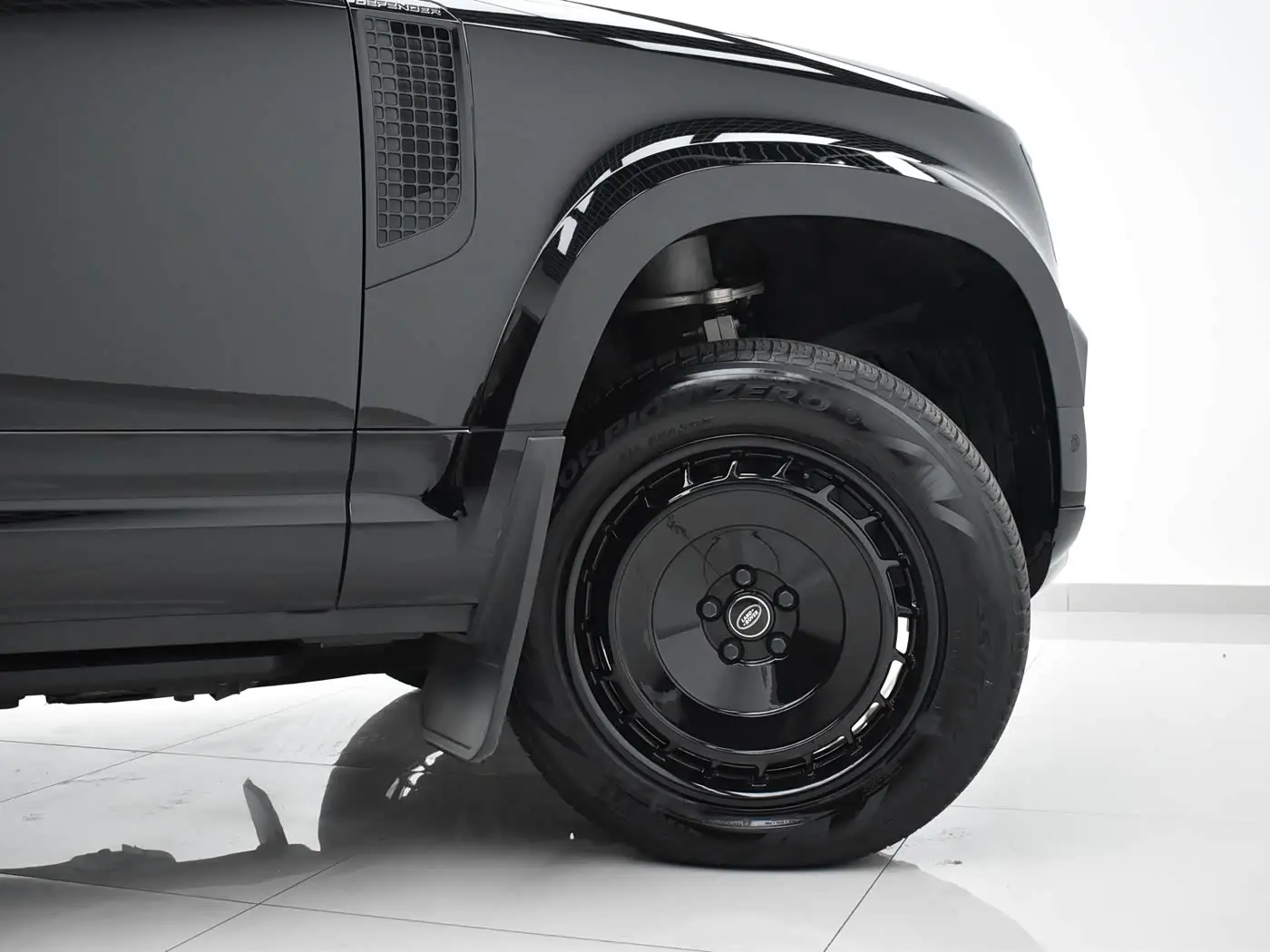 Land Rover Defender 2023 — Фото 6/20