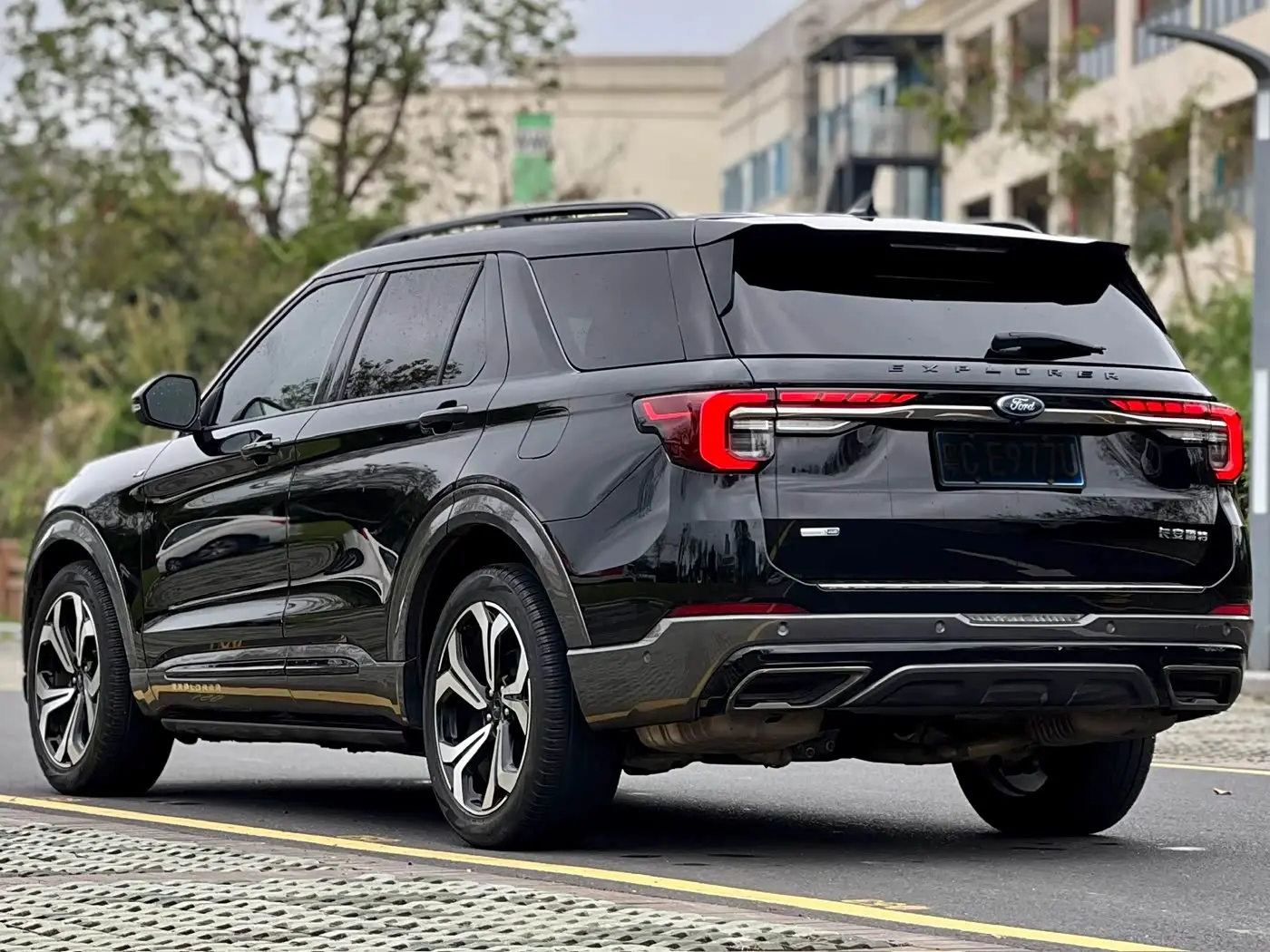 Ford Explorer 2022 — Şəkil 5/15