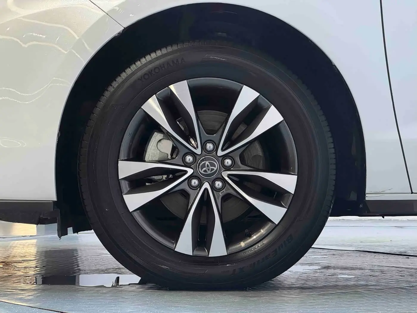 Toyota Granvia 2024 — Photo 16/19