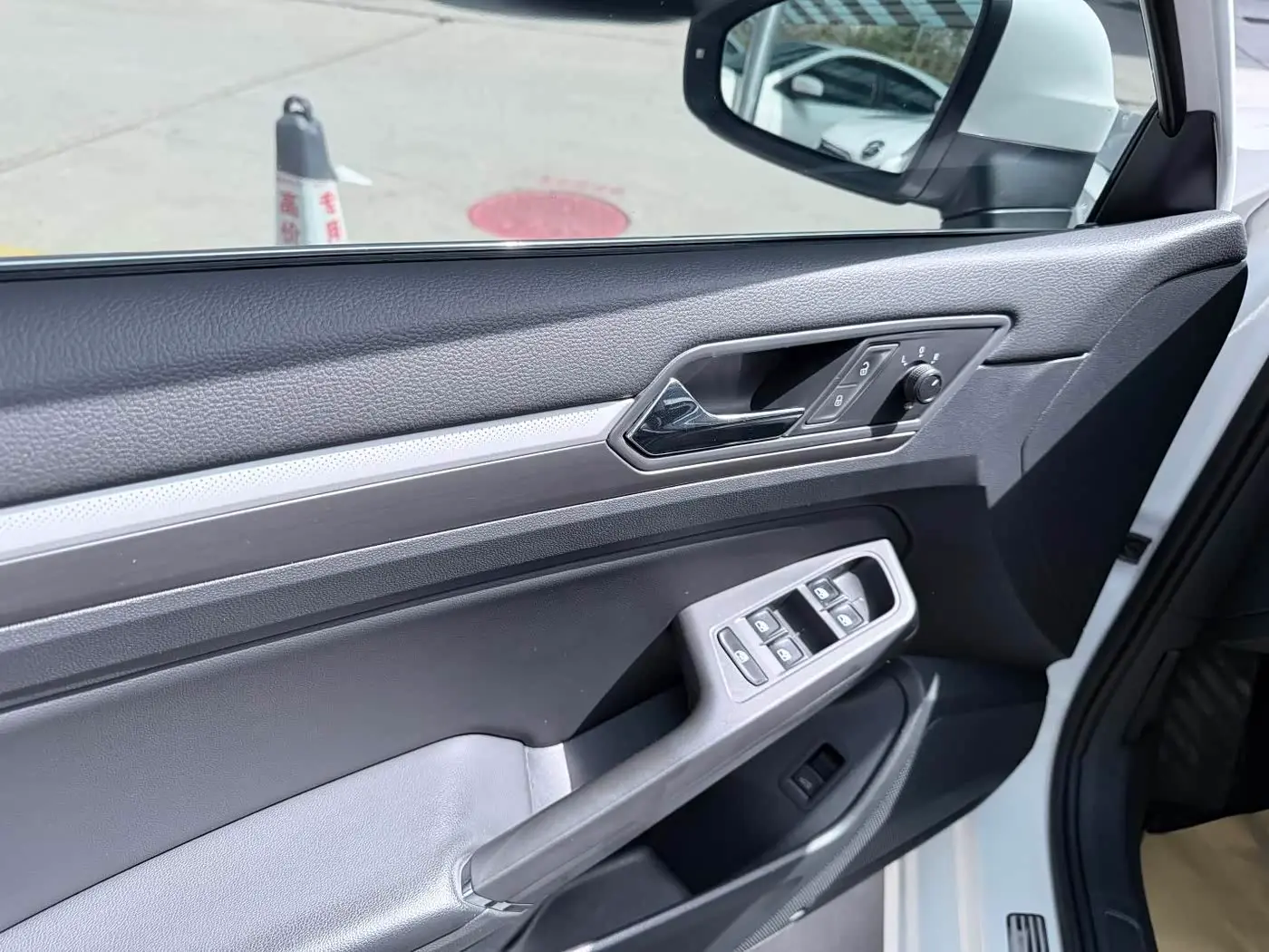 Volkswagen Lamando 2021 — Photo 10/20