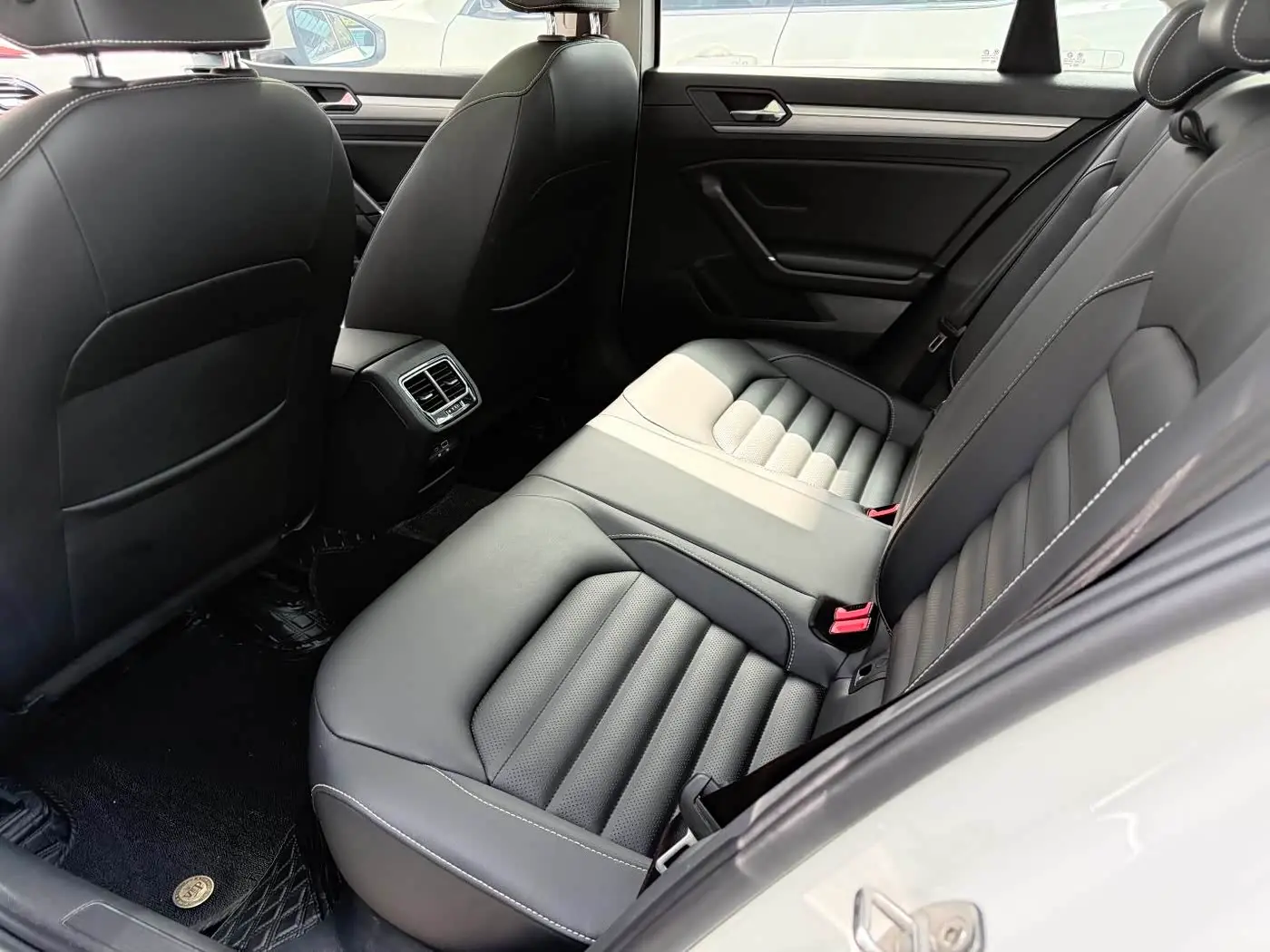 Volkswagen Lamando 2021 — Photo 6/20