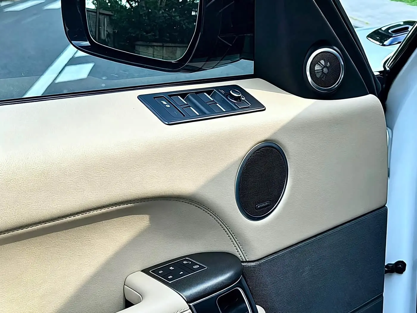 Land Rover Range Rover Sport 2017 — Фото 9/20