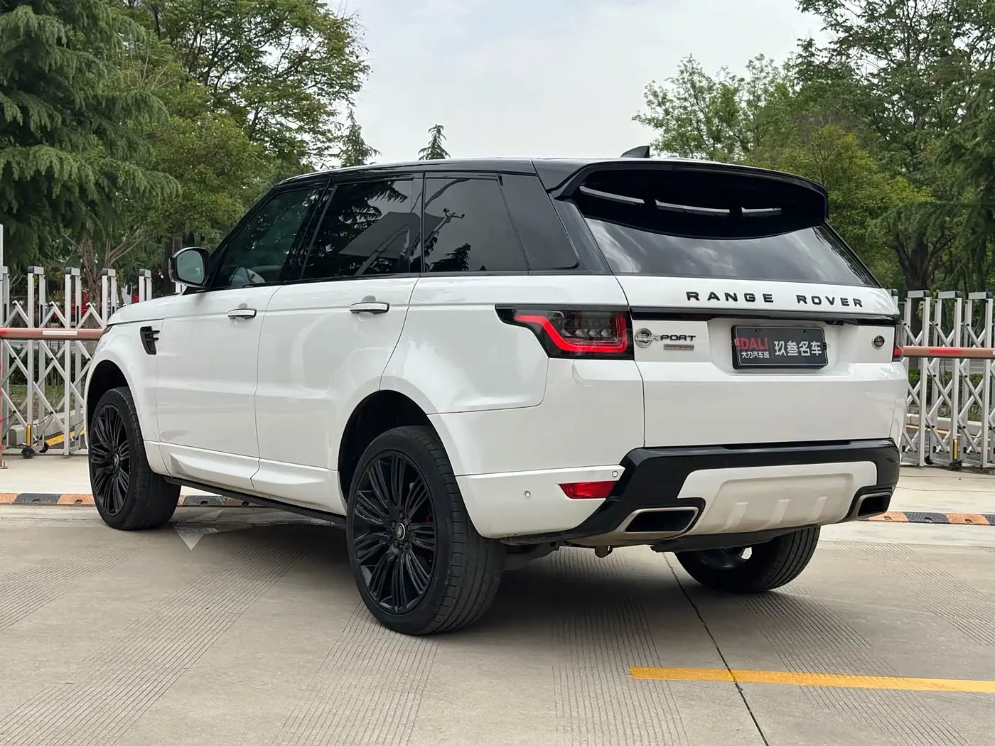 Land Rover Range Rover Sport 2018 — Photo 6/18