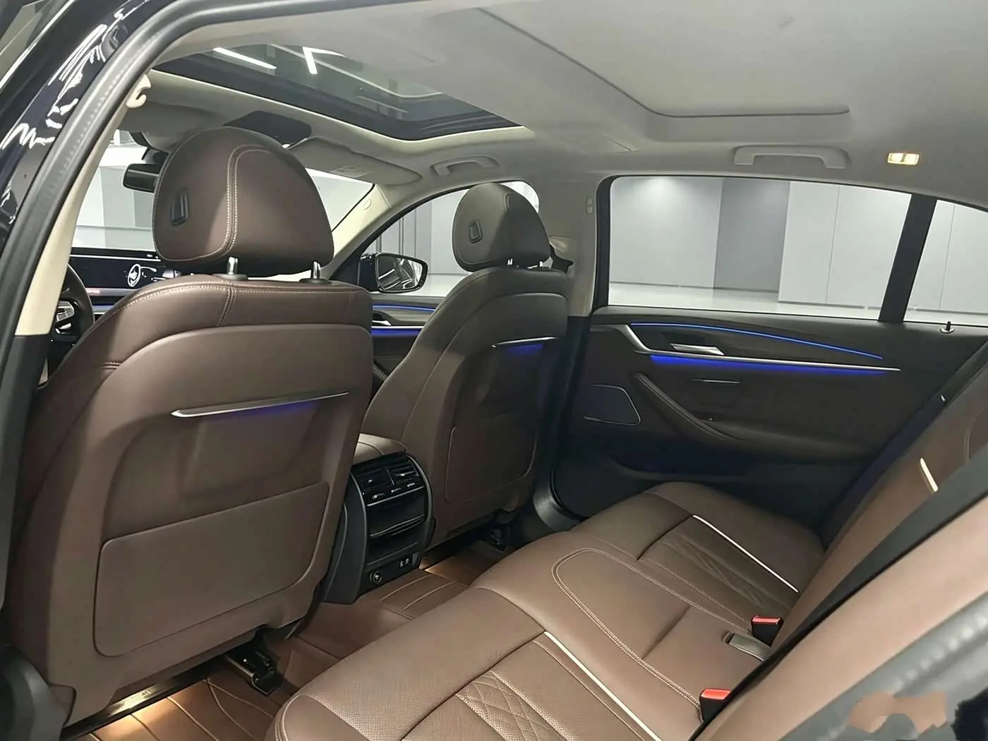 BMW 5 Series 2023 — Photo 7/7