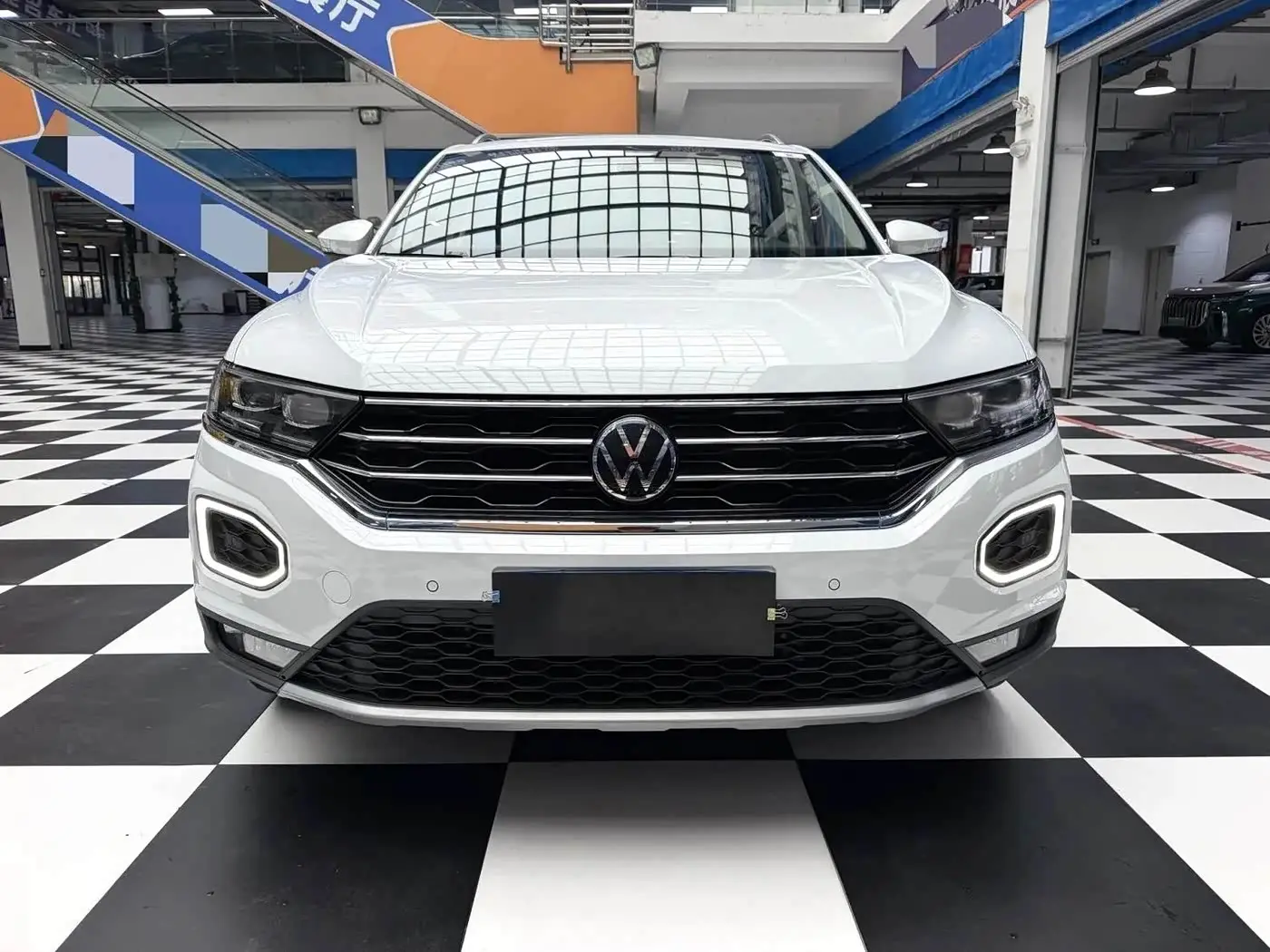 Volkswagen T-ROC 2022 — Photo 2/19