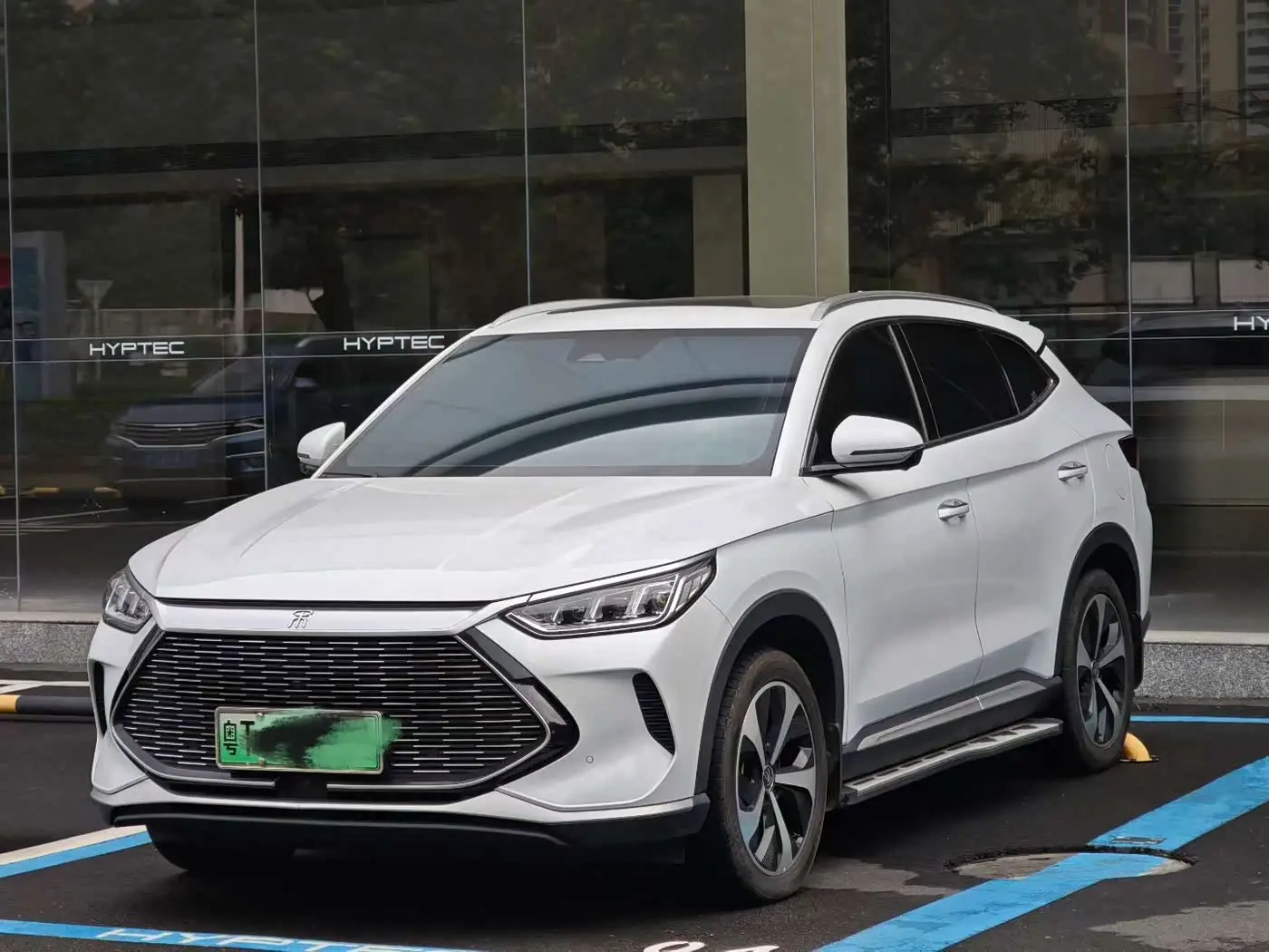 BYD Song PLUS PHEV 2023 — Фото 1/9
