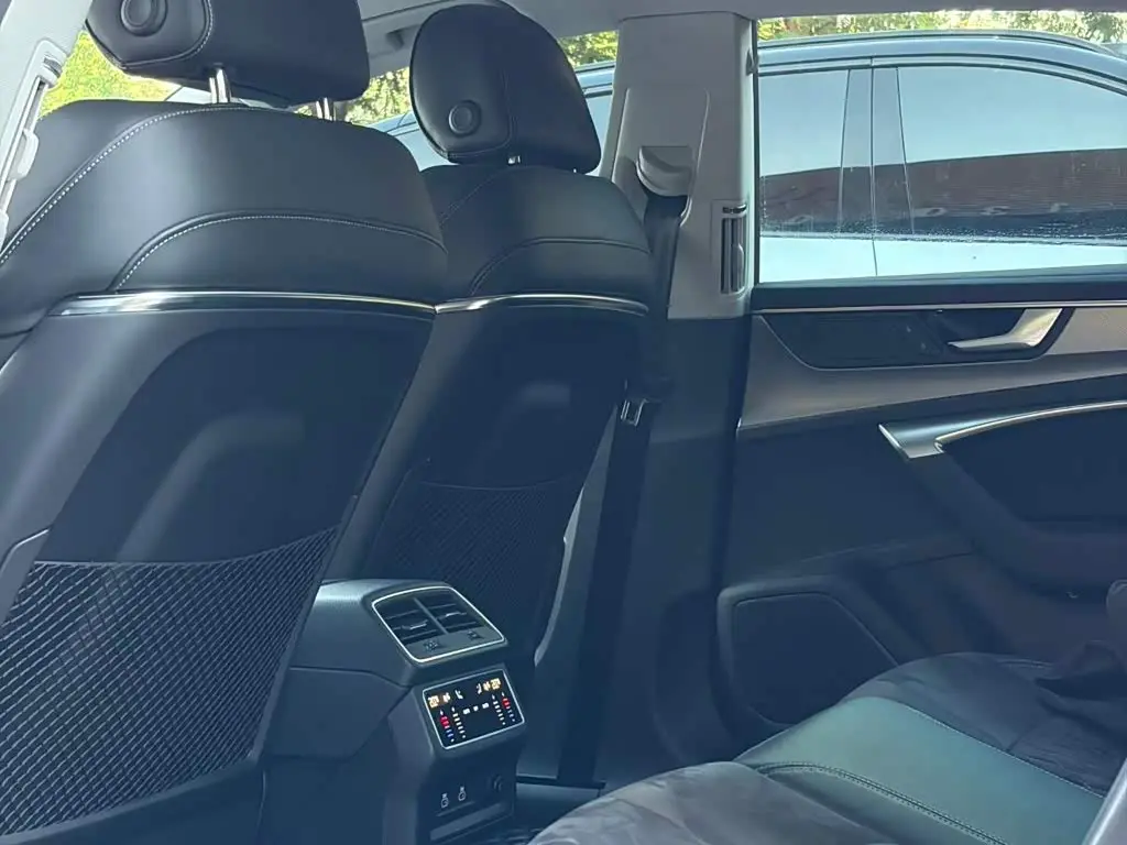 Audi A7L 2024 — Photo 11/12