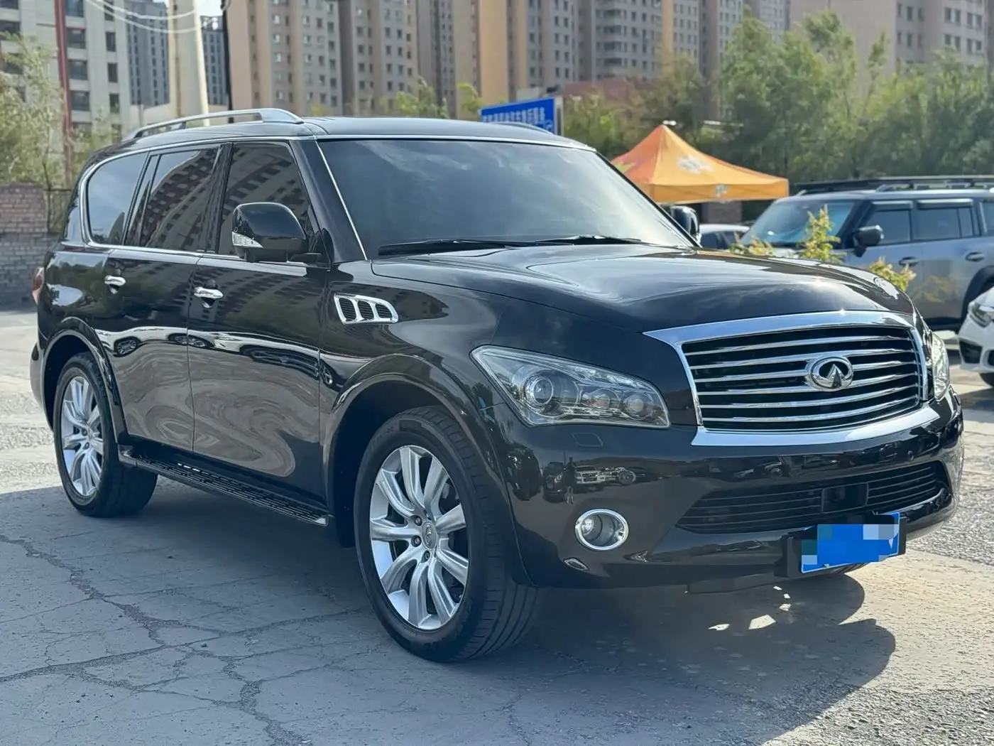 Infiniti QX80 2016 — Фото 3/15