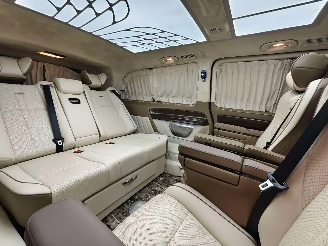 Mercedes-Benz Vito 2021 — Photo 13/15