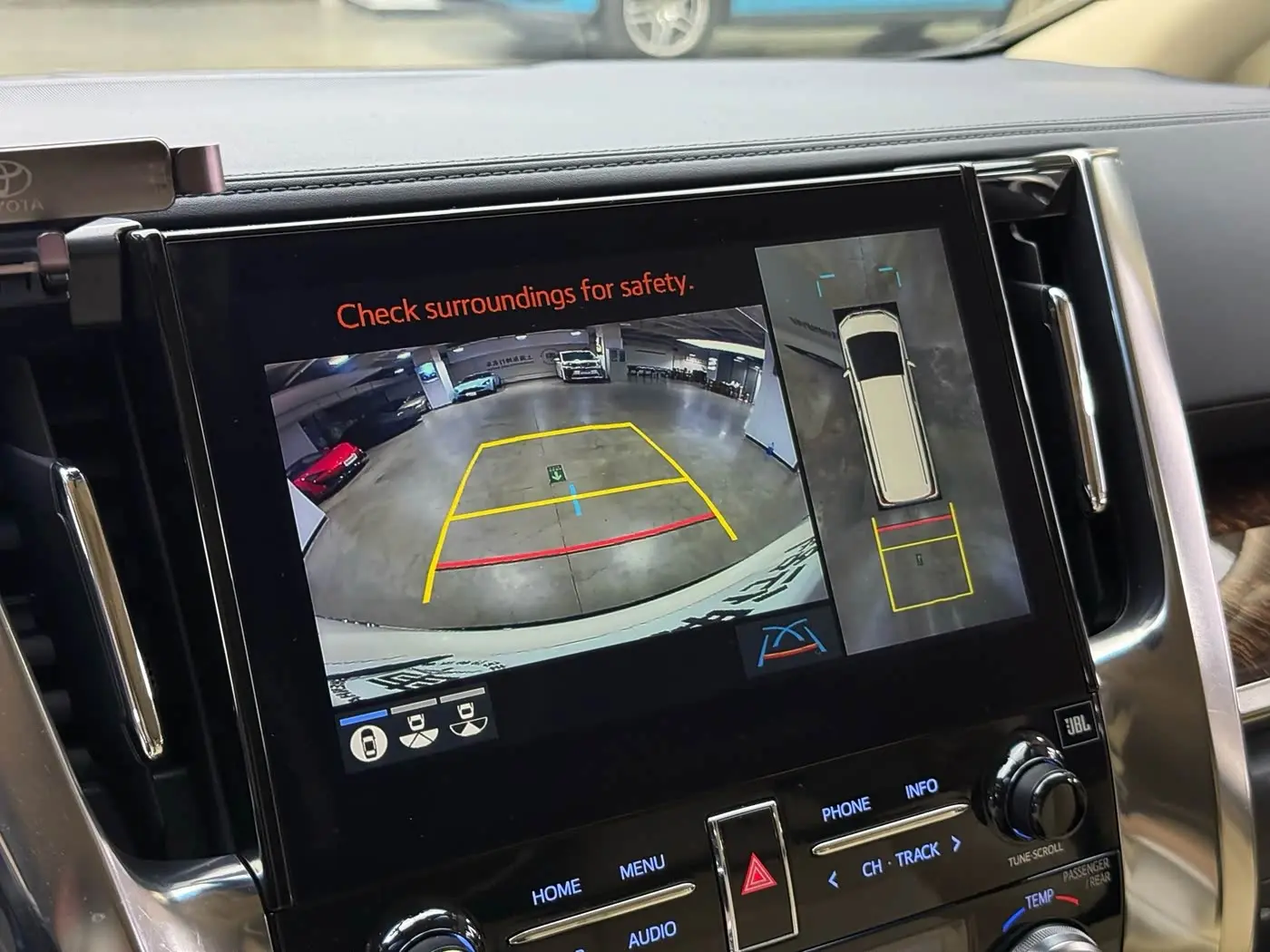 Toyota Alphard 2020 — Photo 8/20