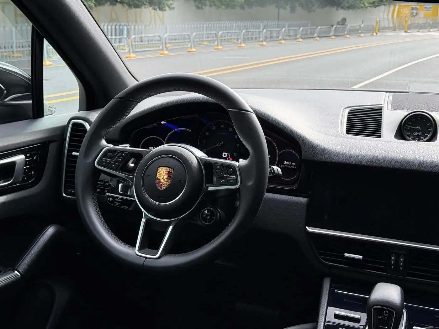 Porsche Cayenne New Energy 2019 — Photo 14/14