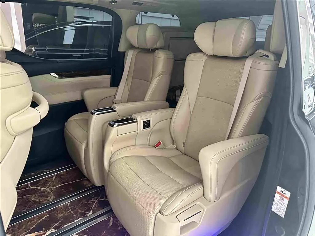 Toyota Alphard 2020 — Photo 11/18