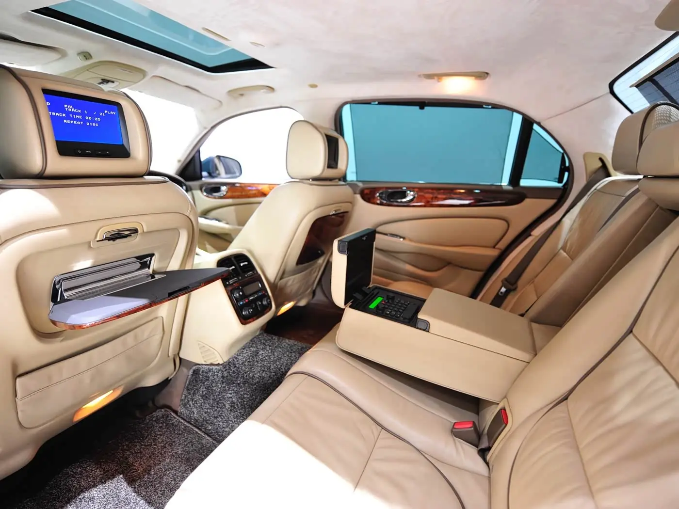 Jaguar XJ 2008 — Фото 16/20