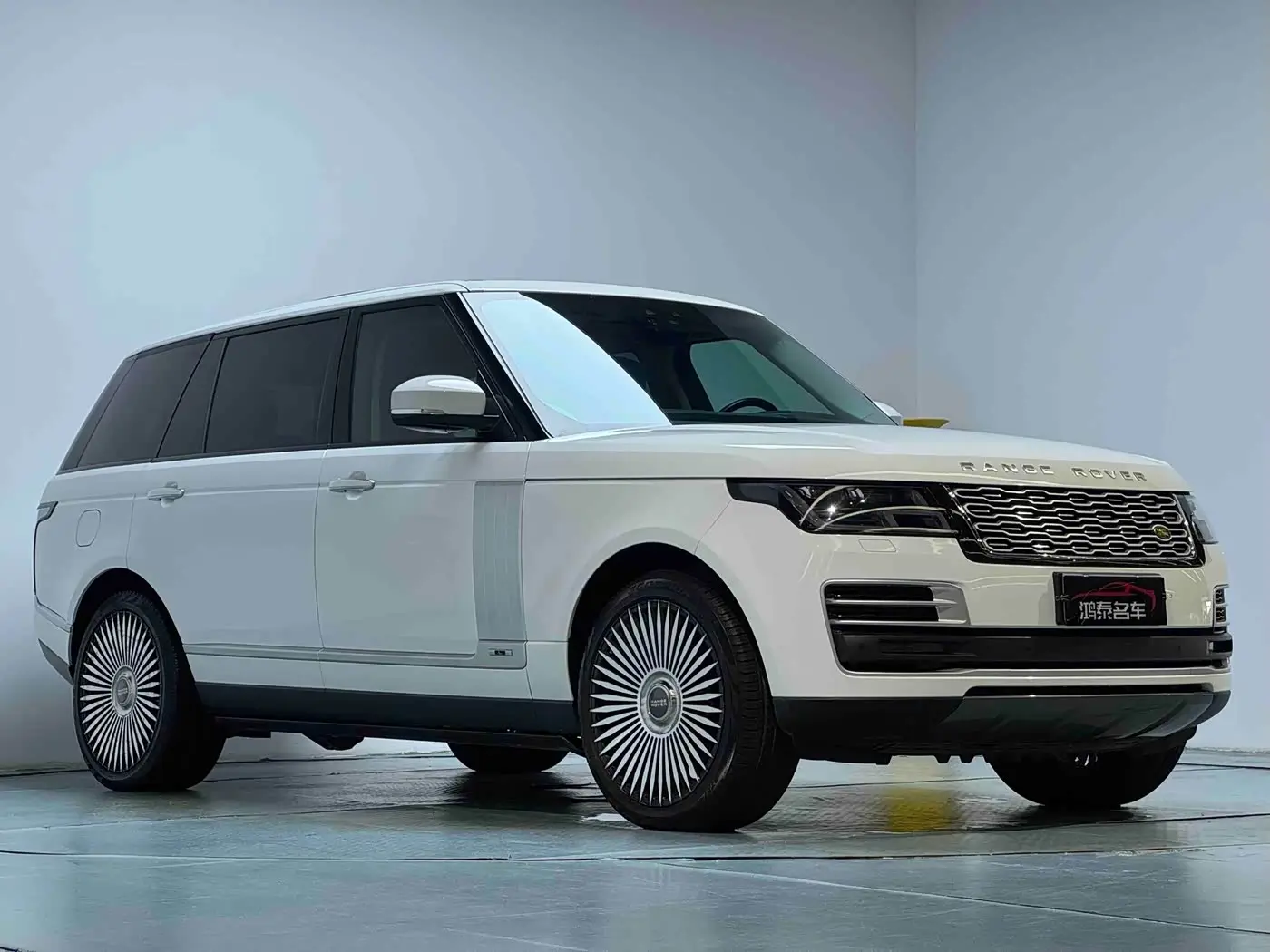 Land Rover Range Rover 2018 — Фото 2/20