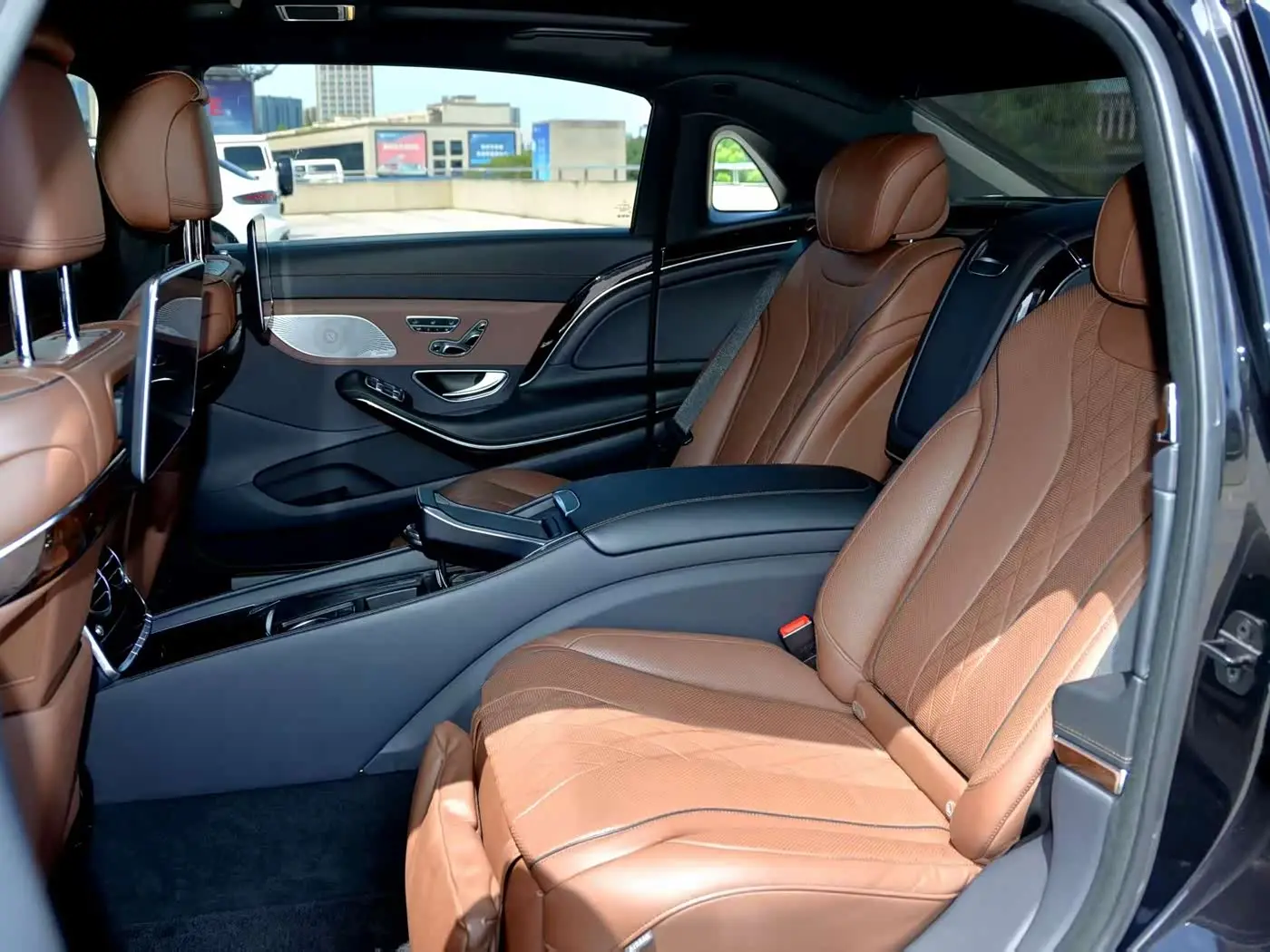 Mercedes-Benz Maybach S-Class 2018 — Фото 4/15