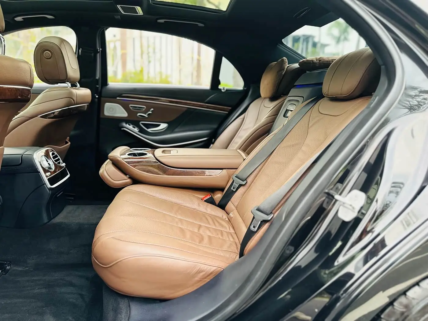Mercedes-Benz S-Class 2016 — Photo 9/19