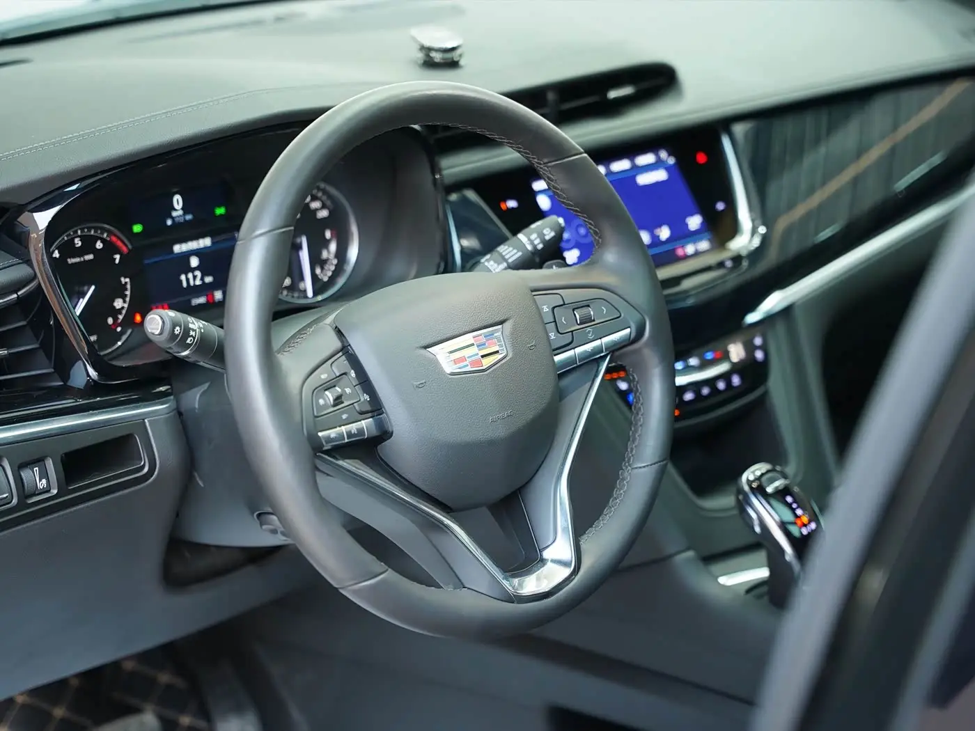 Cadillac XT6 2024 — Фото 13/20
