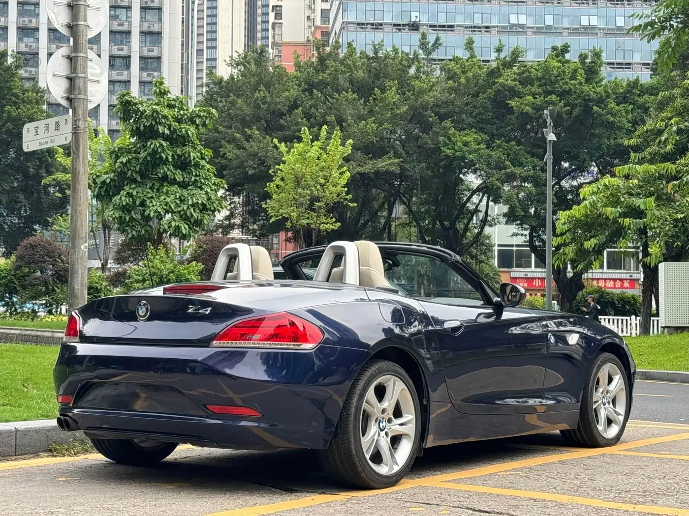 BMW Z4 2010 — Фото 18/19