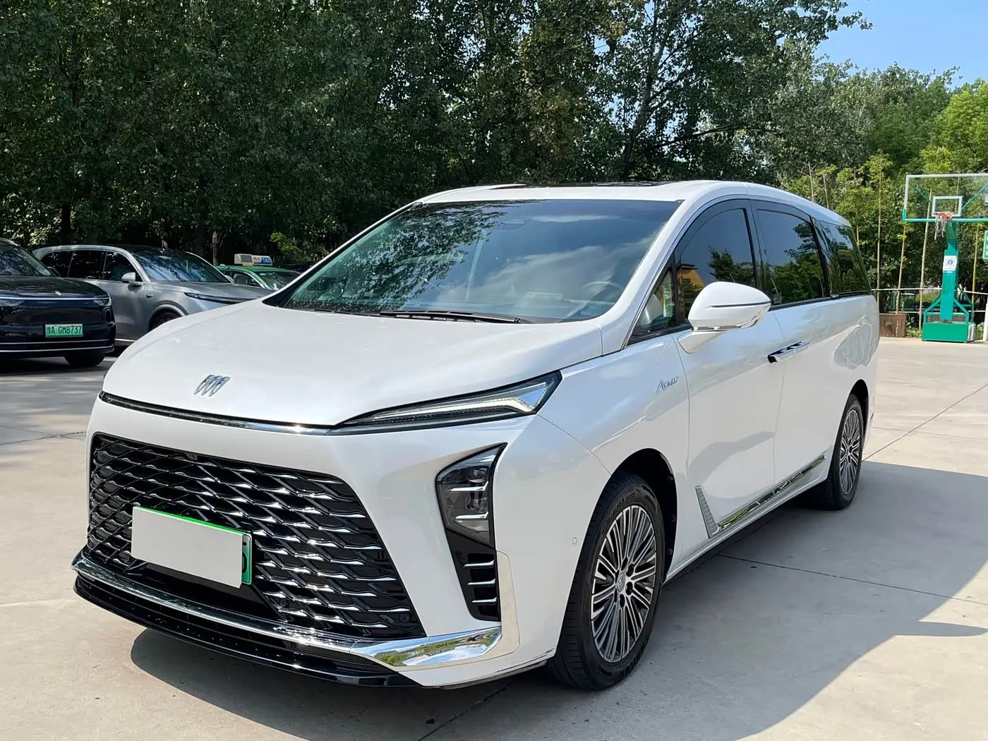Buick GL8 New Energy 2024 — Photo 1/20