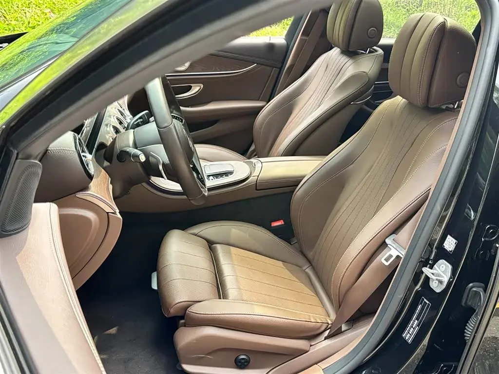 Mercedes-Benz E-Class 2022 — Фото 13/16