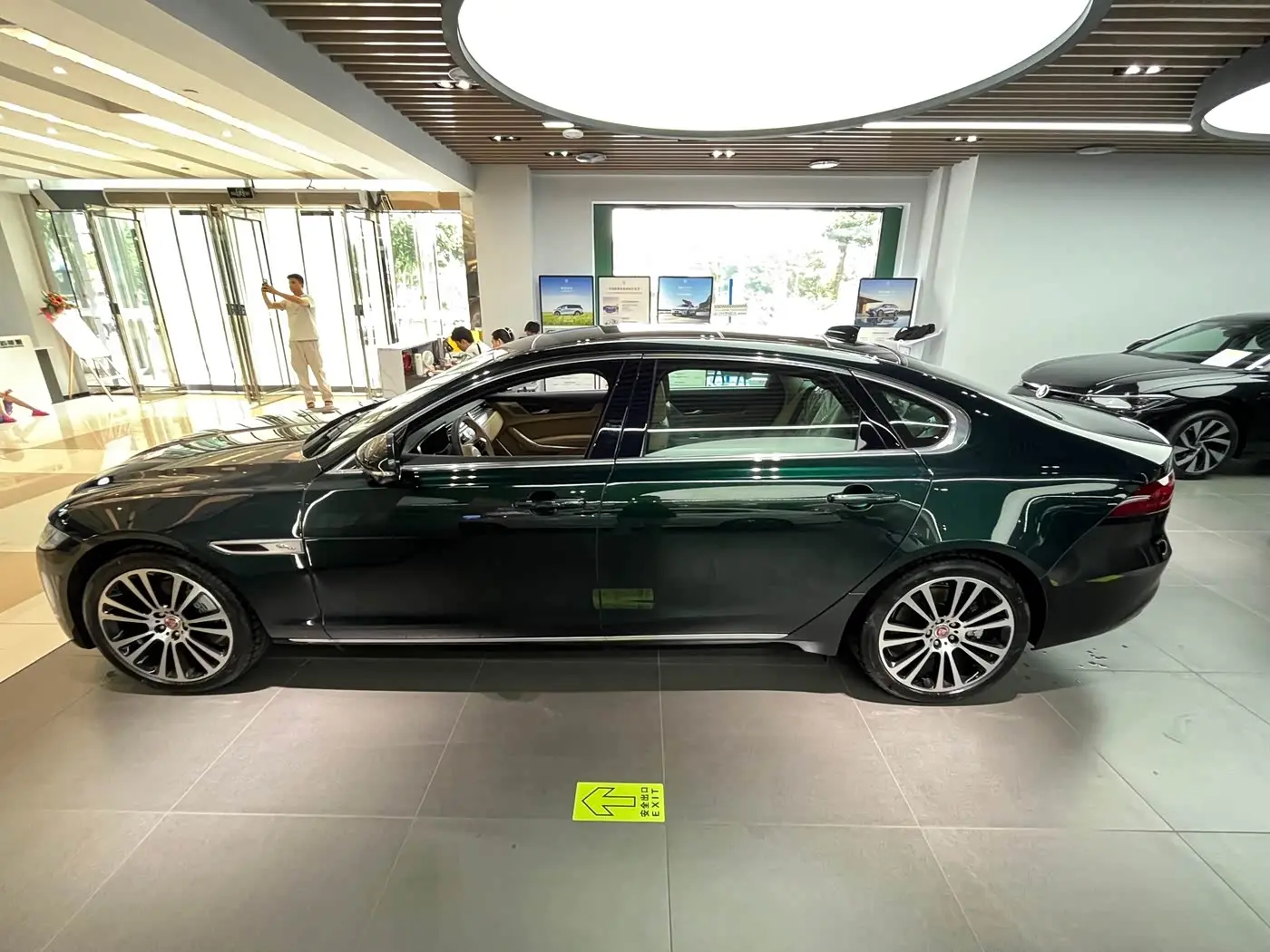 Jaguar XFL 2026 — Photo 12/16