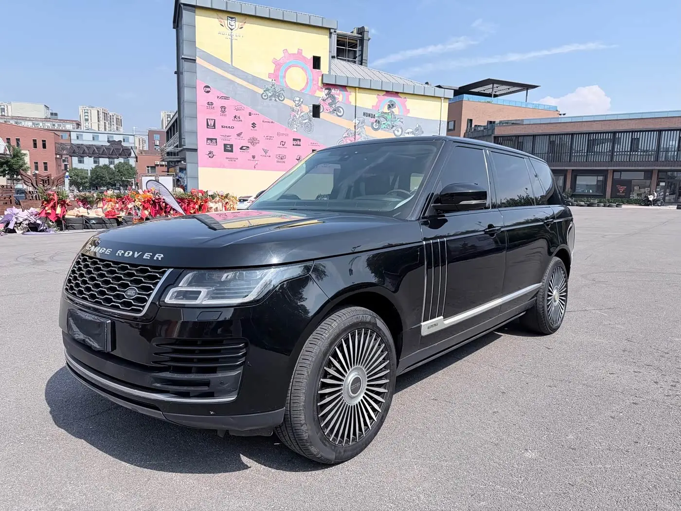 Land Rover Range Rover 2018 — Photo 1/9