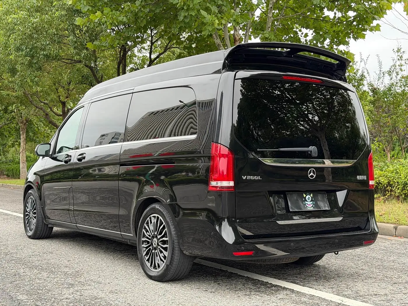 Mercedes-Benz V-Class 2020 — Photo 6/19