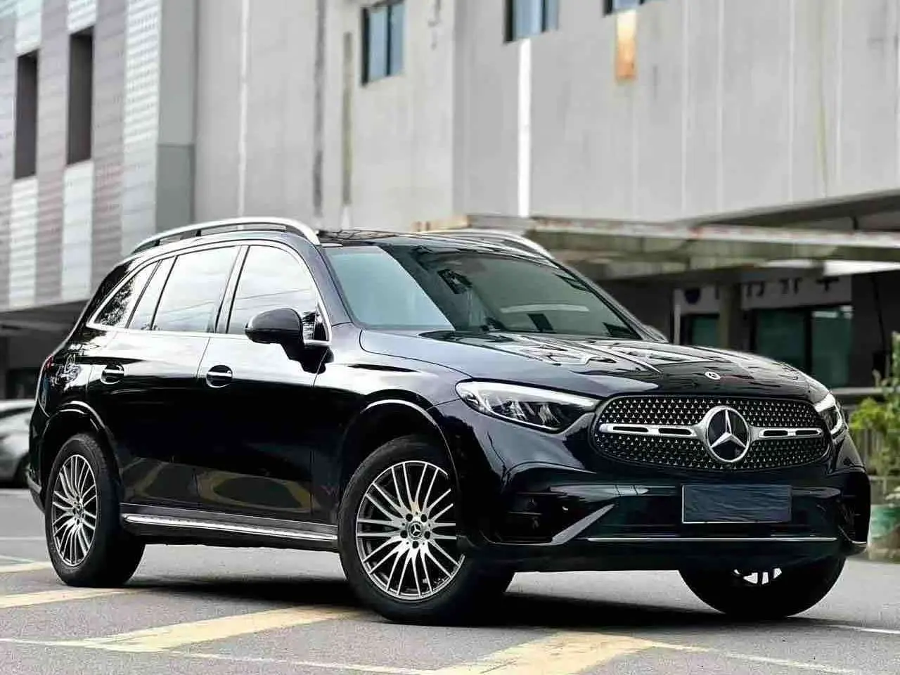 Mercedes-Benz GLC 2023 — Photo 3/9