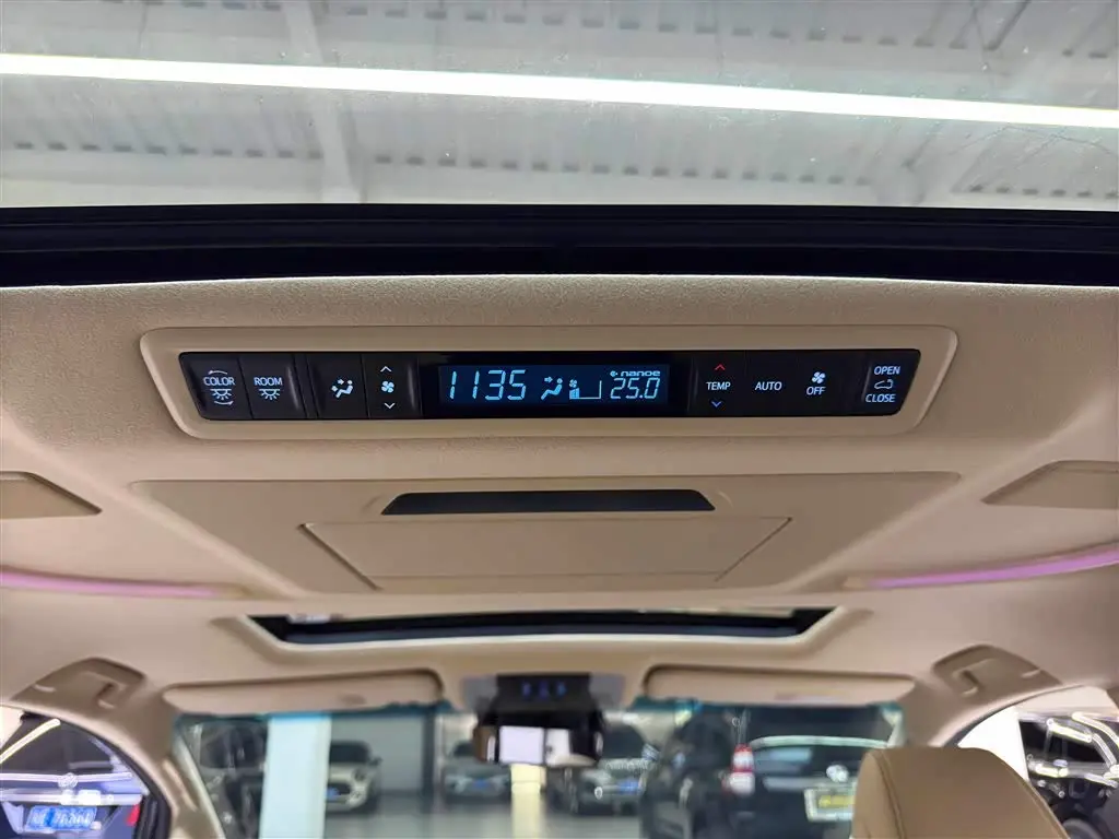Toyota Alphard 2020 — Фото 10/14