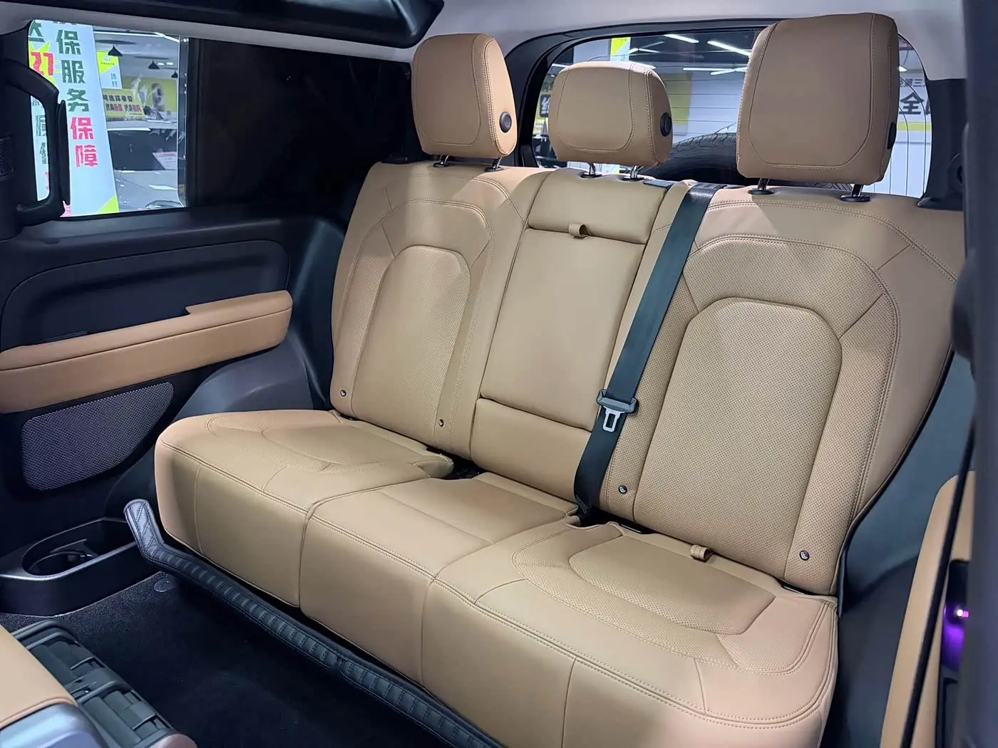 Land Rover Defender 2024 — Photo 19/20