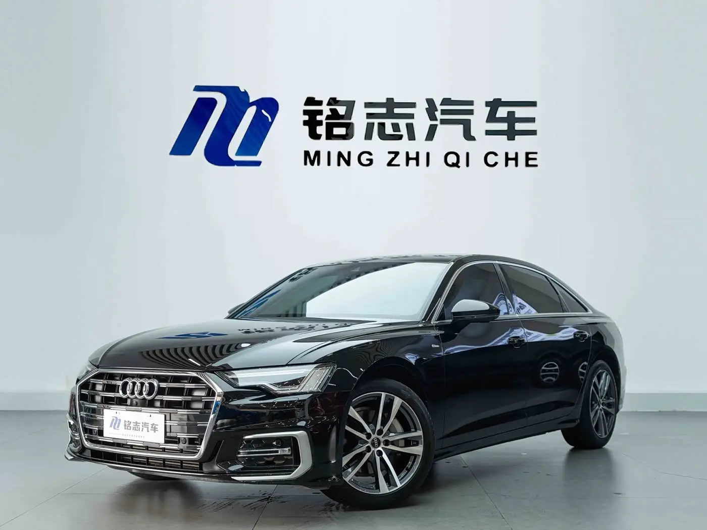 Audi A6L 2023 — Фото 2/16