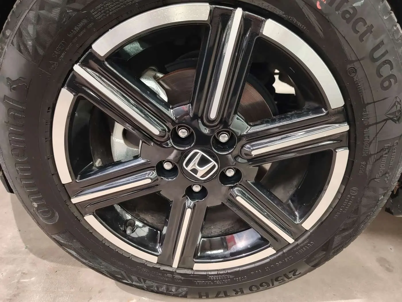 Honda Vezel 2024 — Photo 8/20